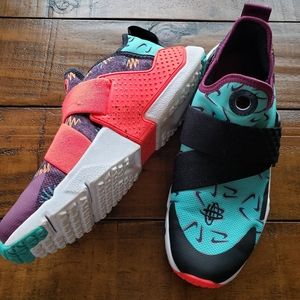 Huarache by Nike 6.5 youth Colorful and Fun!